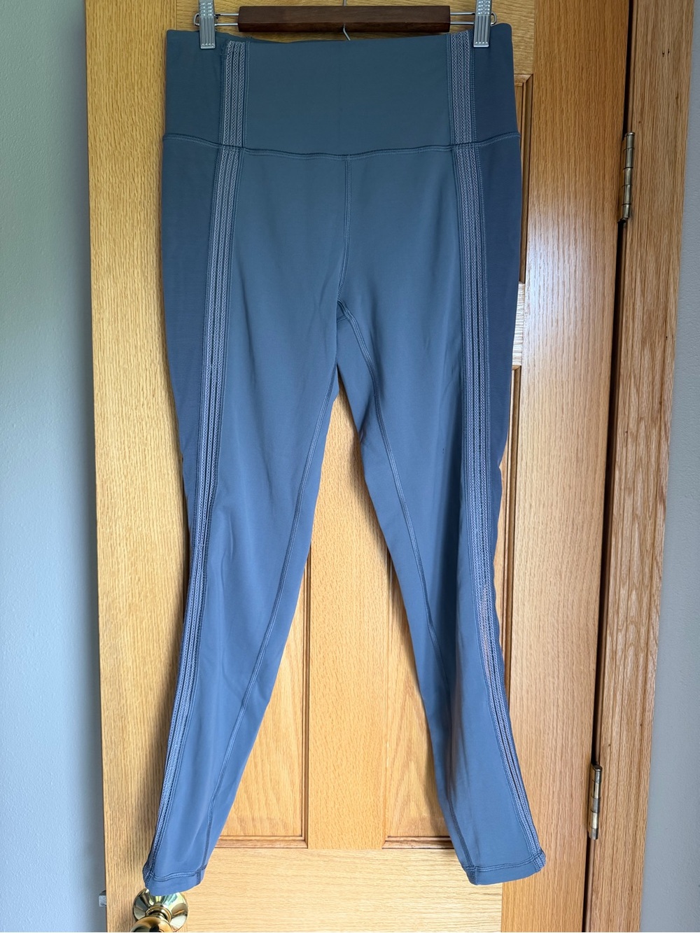 Lululemon In Movement Tight 25" Blocked Leggings Silverscreen Gray 10 Large